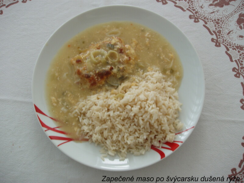 Zapečené maso po švýcarsku dušená rýže